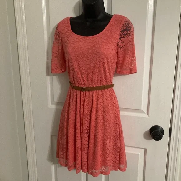 chinese dress ladies Cute Dusty Pink Short Halter Neck Lace Prom Dress for Juniors